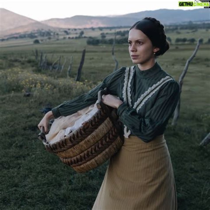 Ana Valeria Becerril | Sofia, Control Z, Cast, Netflix, April's Daughter, Pregnant, Theatre, Instagram, Career, Relationship, Wiki, Bio, Wikipedia