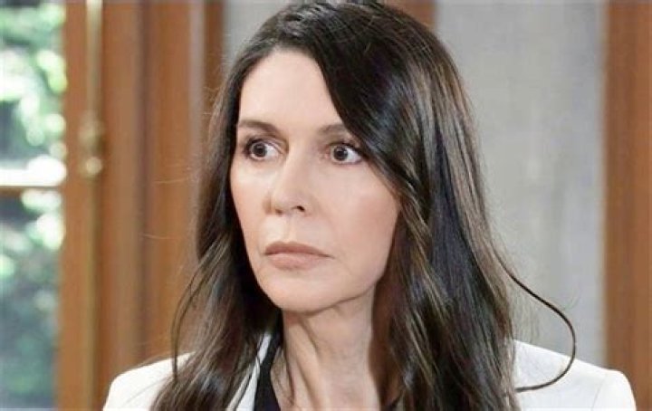 Anna DeVane Picks Up The Pieces After A Tragic Year!