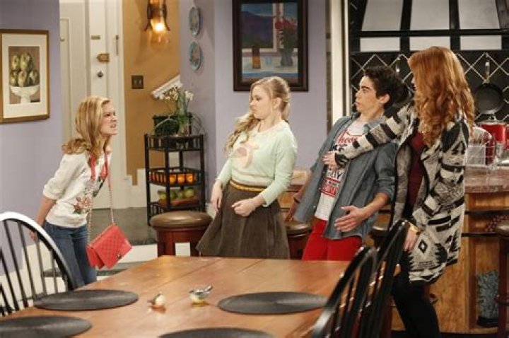 CAMERON BOYCE, DEBBY RYAN – Celeb Secrets