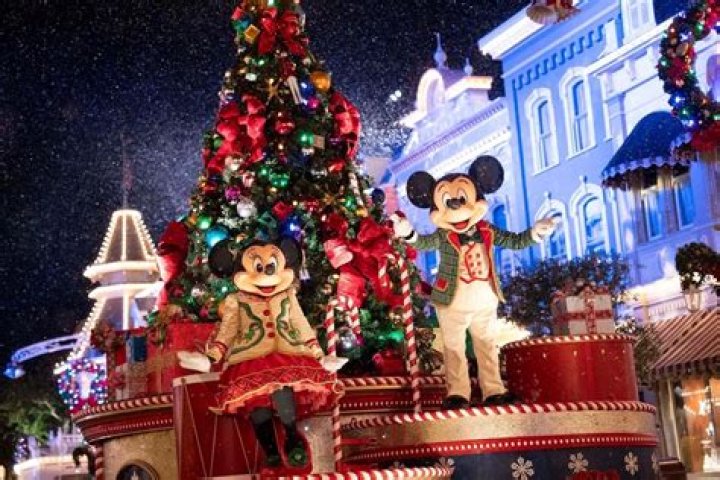 Celebrating The Holidays at Walt Disney World (Part 1)