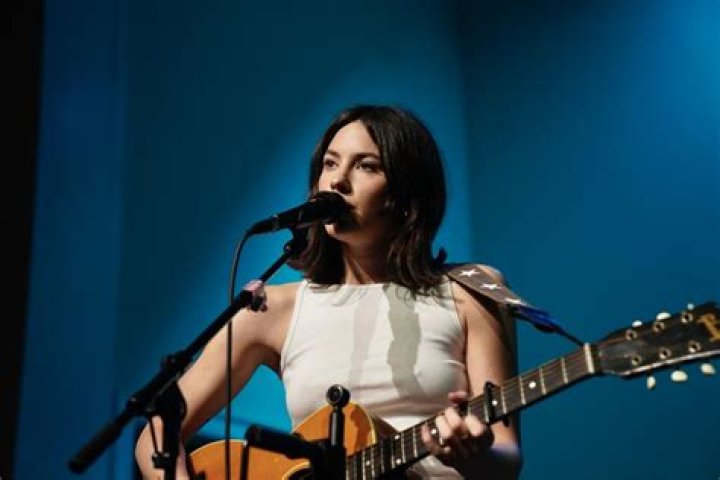 Does Pink Write Her Own Songs?