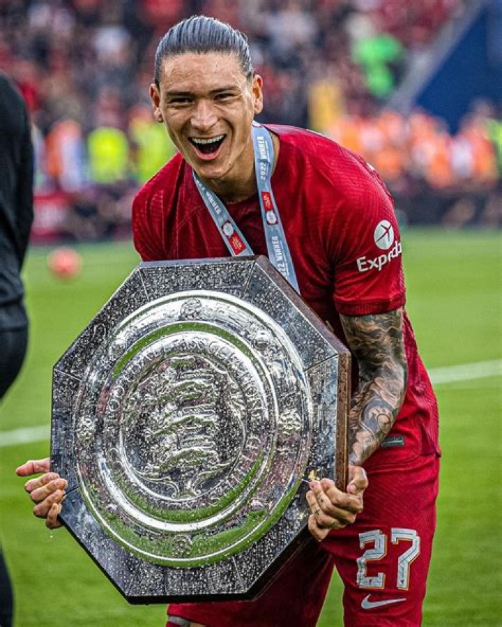 How much does Darwin Nunez earns?