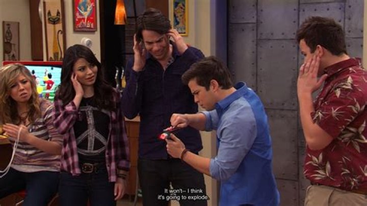 iCarly Cast Dishes to CelebSecrets4U About “iBattle Chip!” – Celeb Secrets