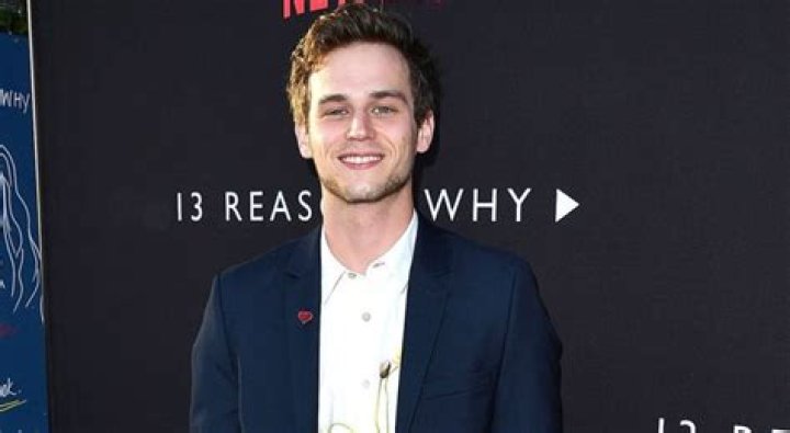 Is Brandon Flynn dating co-star Miles Heizer from ’13 Reasons why’?Or has a girlfriend? All the details with short bio.