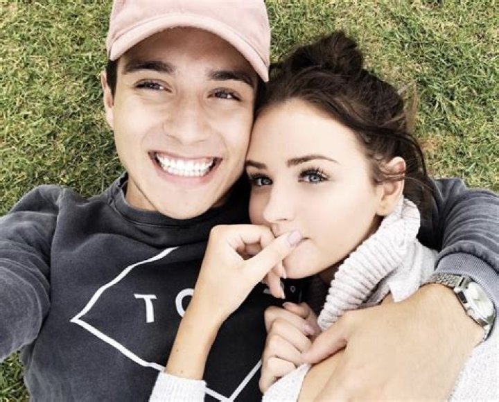 Social Stars Gabriel and Jess Conte Recreate The Day They Met on Instagram – Celeb Secrets