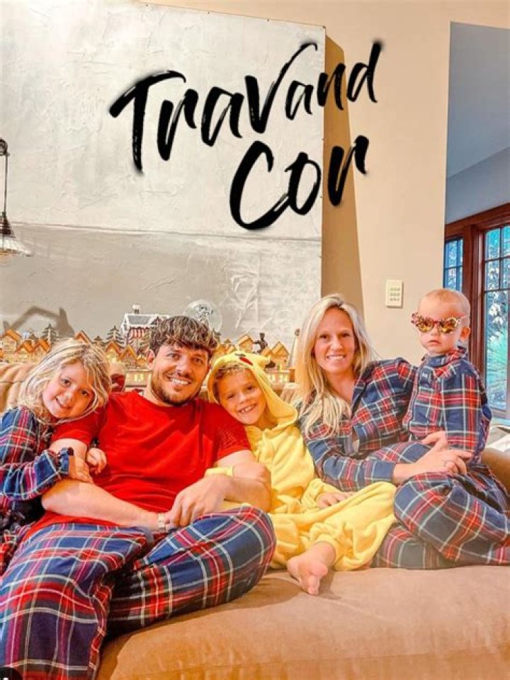 Trav and Cor net worth, income and estimated earnings of Youtuber channel