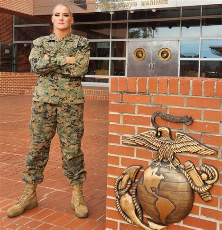 Was Lacey Evans In The Military?
