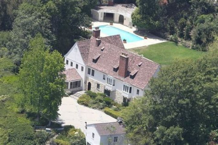 Where Does Sandra Bullock Live?