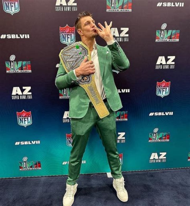 Why & When Did Rob Gronkowski Retire?